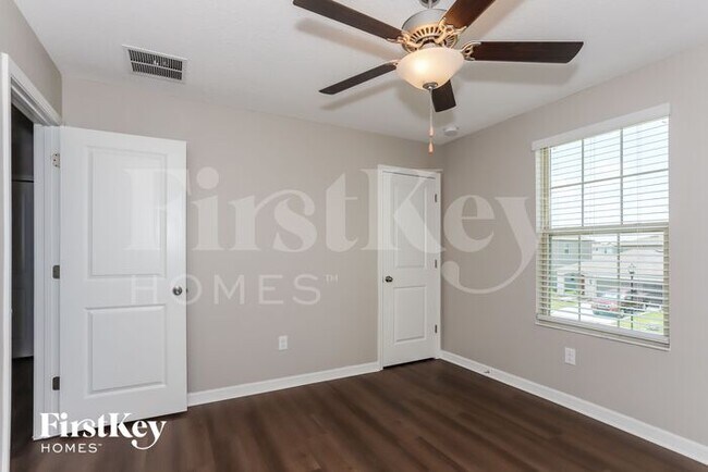 Building Photo - 10226 Bright Crystal Ave