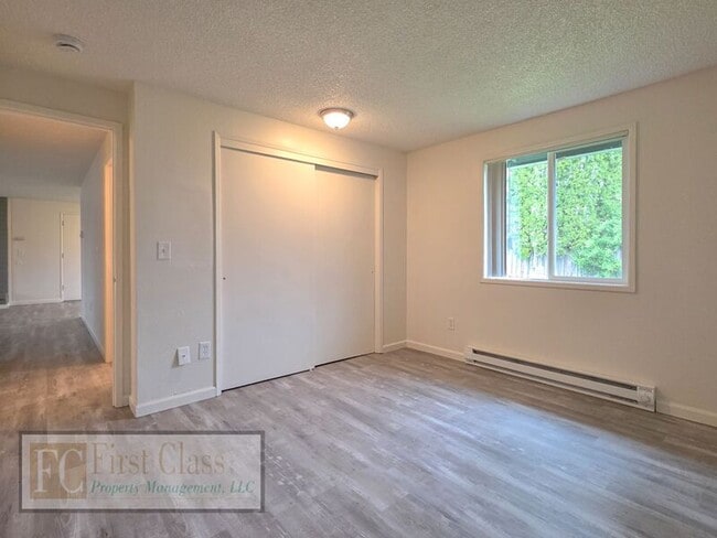 Building Photo - 1760 NE 24th Ave