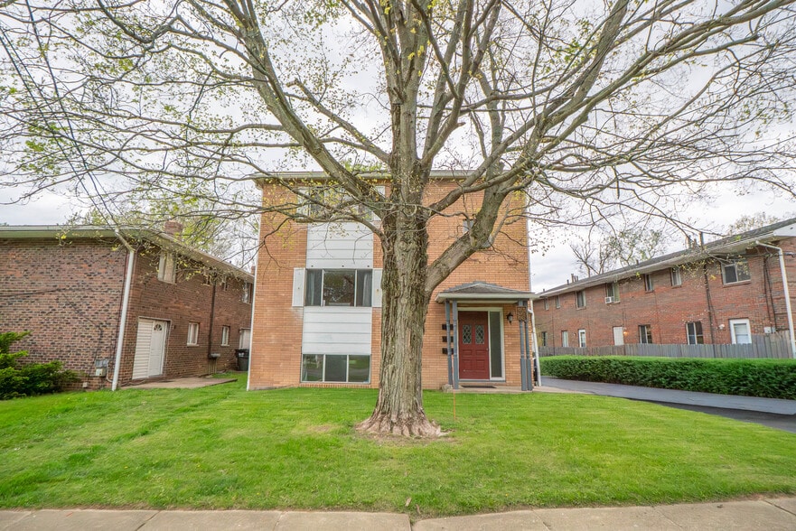 Building Photo - 1755 Cromwell Dr