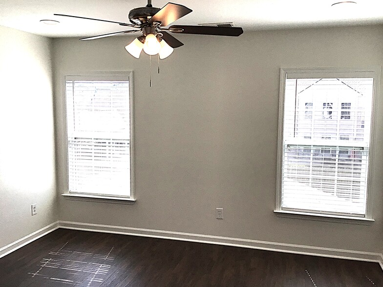 Building Photo - 263 Mayfield Dr