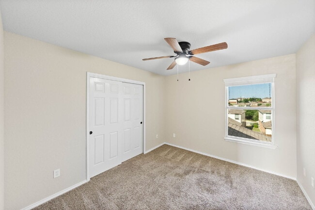 Building Photo - Flexible 5-Bedroom Rental Home in Alamo Ra...