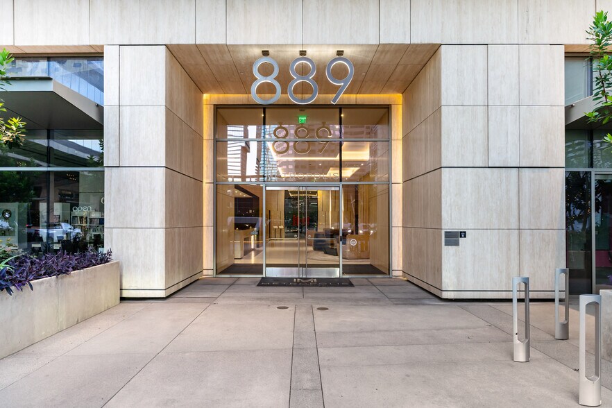 Building Photo - 889 Francisco St