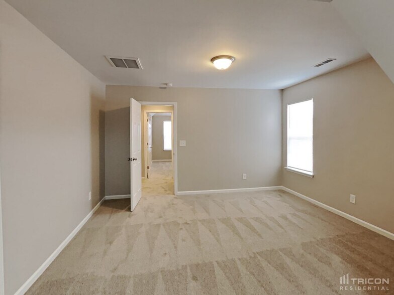 Building Photo - 1916 Lexington Ave