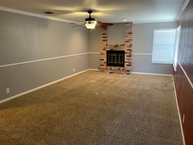 Building Photo - Oakdale Home 3 bedrooms 2 bathrooms