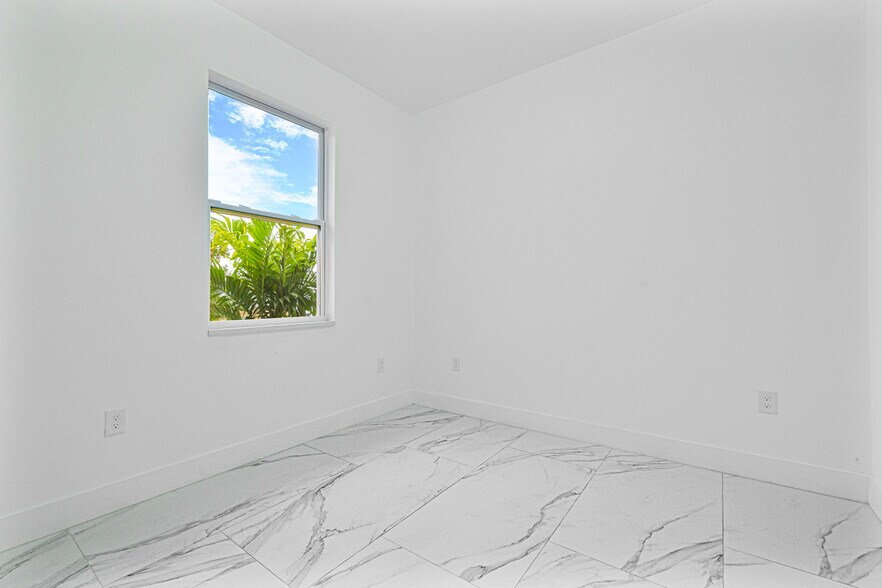Building Photo - 5125 24th St SW