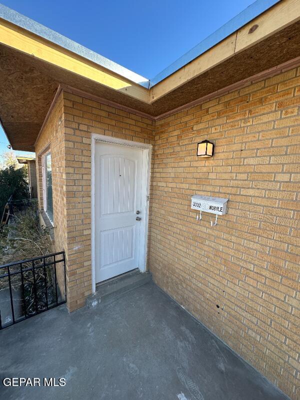 Building Photo - 3332 Mobile Ave