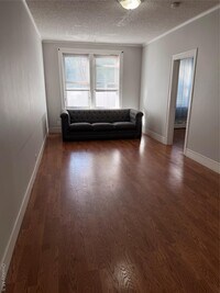 Building Photo - 1885 Park St