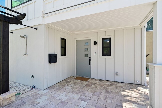 Building Photo - The townhome with ocean views from every room