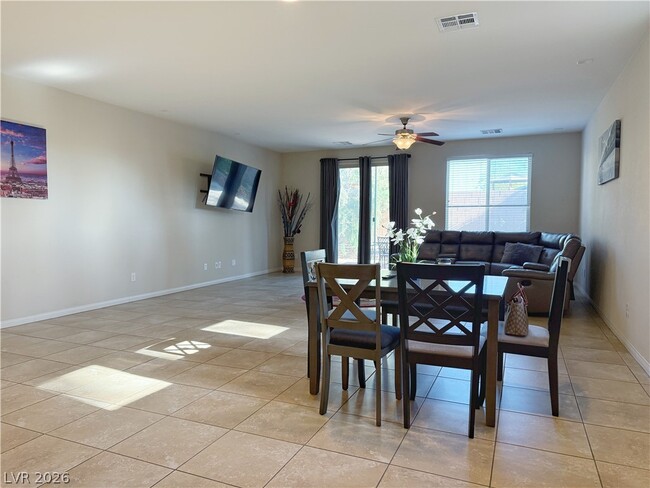 Building Photo - 3548 E Tompkins Ave