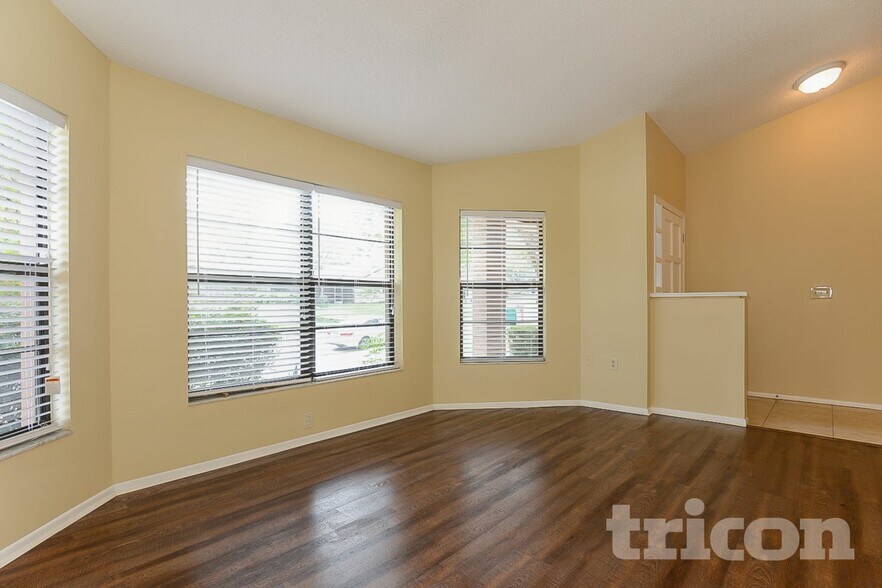 Building Photo - 3699 Chatham Dr