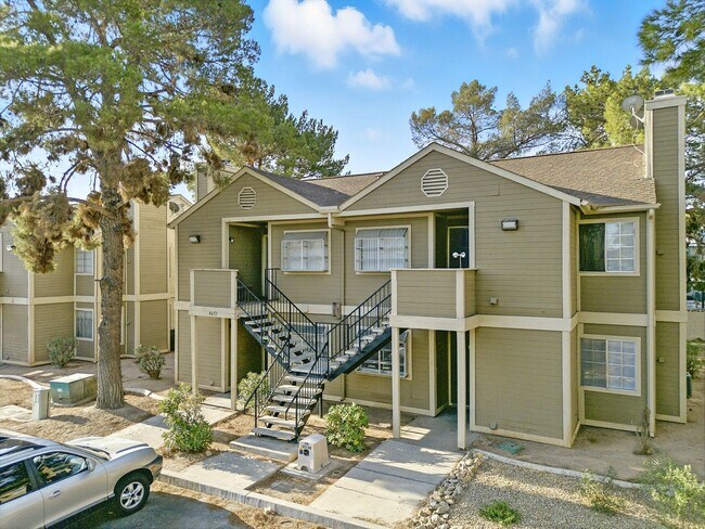 Building Photo - First floor 2-Bedroom, 1-Bath with Fireplace – Move-In Ready! ** MOVE IN SPECIAL! HALF OFF FIRST ...