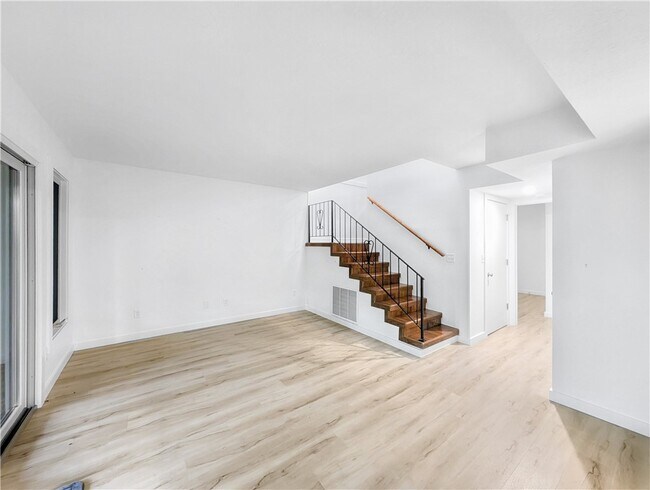 Building Photo - 1 Mellor Ct