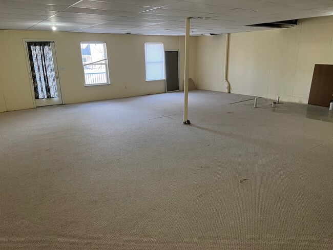 Building Photo - 1221 Dustins Way
