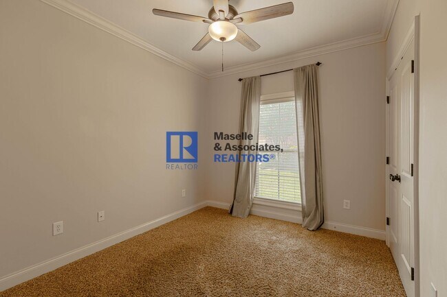 Building Photo - 6 MONTH LEASE OPTION!!! 4 Bed/2 Bath Home ...