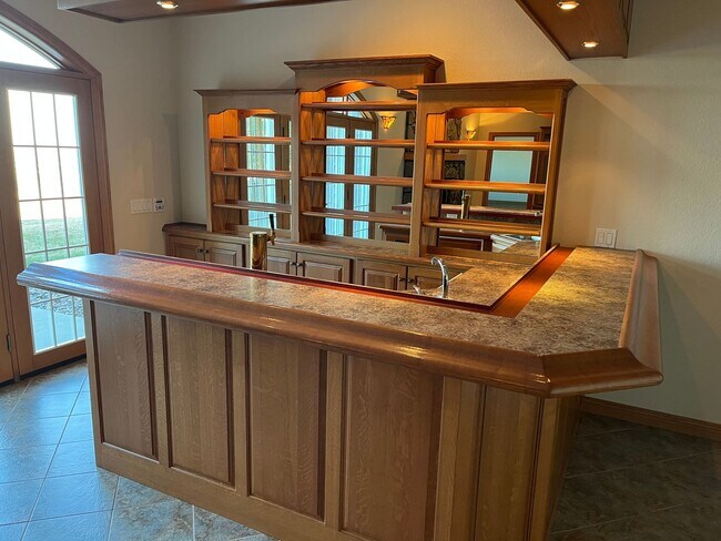 Building Photo - Beautiful Five-Bedroom, Three-Bathroom Home for Rent