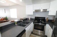 Building Photo - Large 2 bedroom 2 bathroom with balcony an...