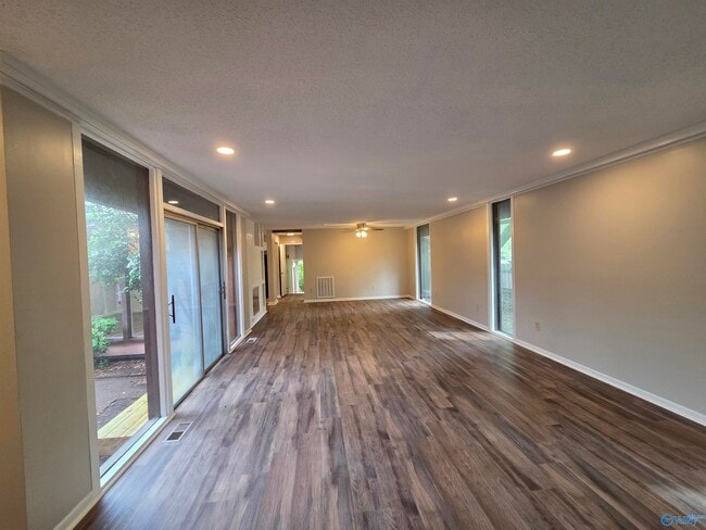 Building Photo - 1209 Governors Dr SE