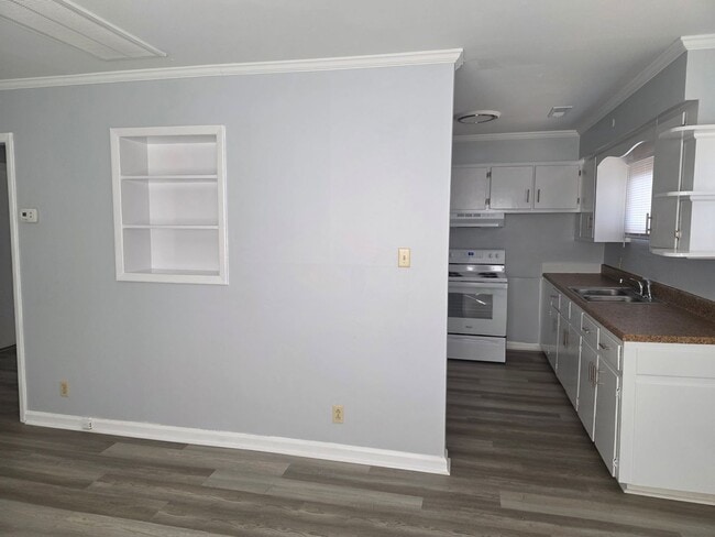 Building Photo - Cute 2 bedroom, 1 bath Duplex