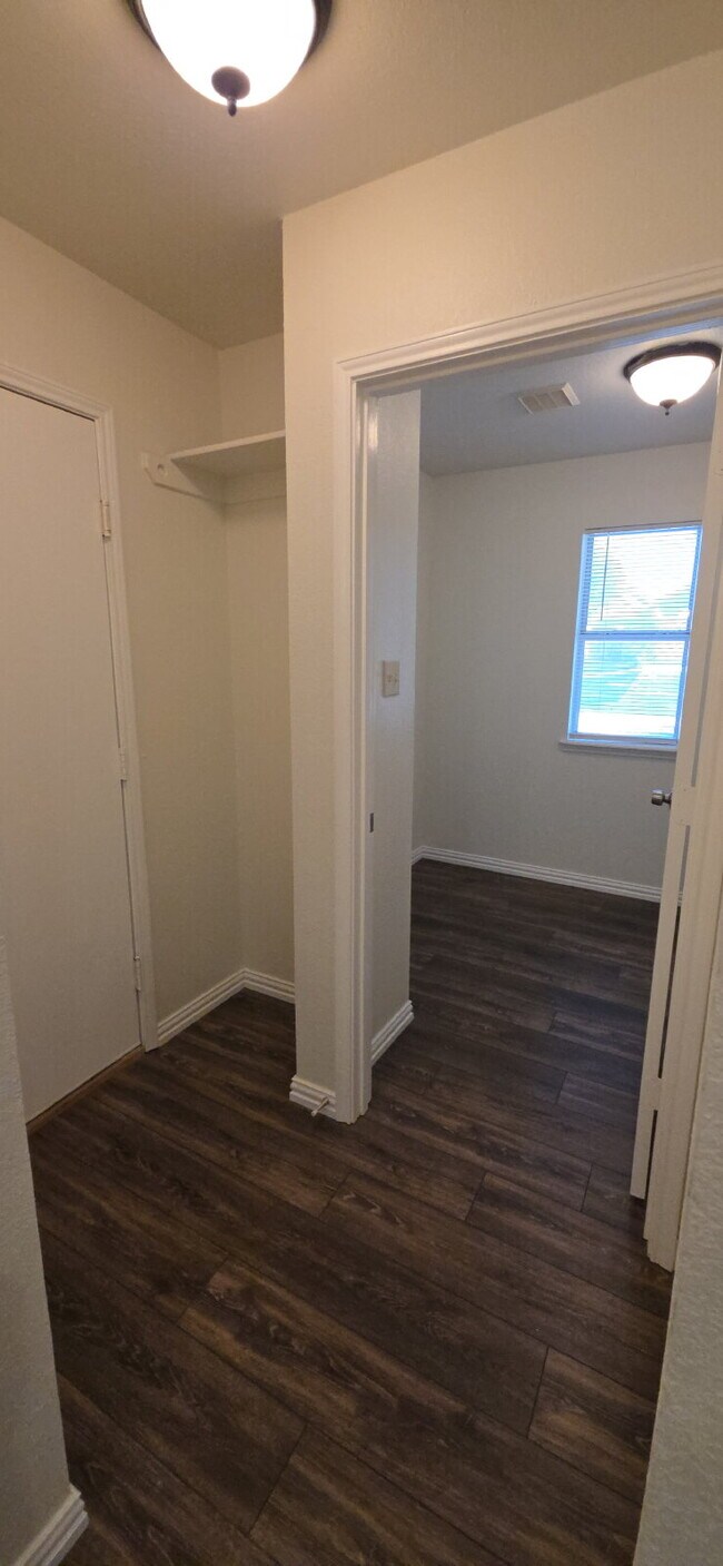 Building Photo - Beautifully Remodeled Home in Mansfield ISD – Corner Lot with Modern Upgrades!