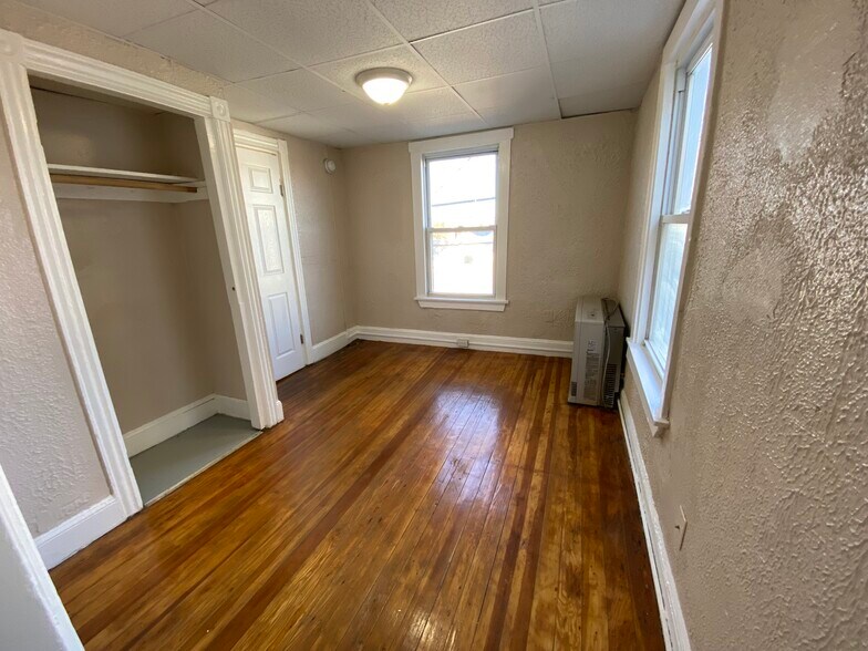 Building Photo - 182 Grant St