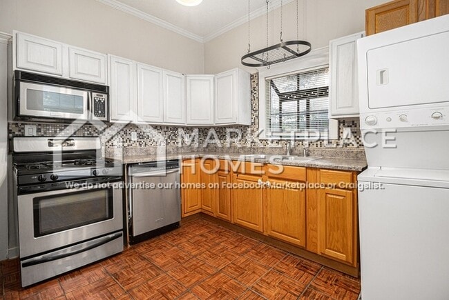 Building Photo - 1638 Mercer Ave