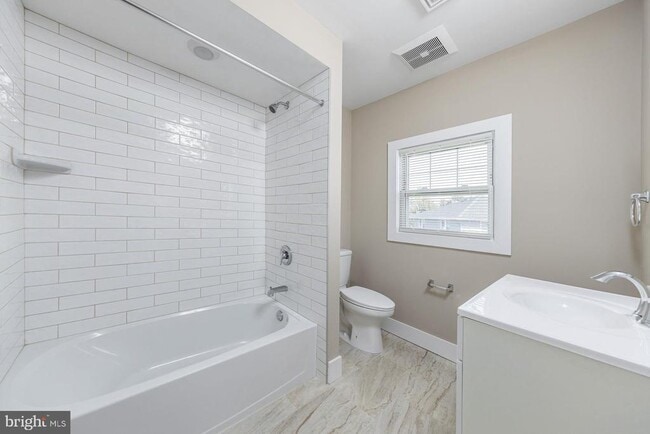 Building Photo - 279 Academy St