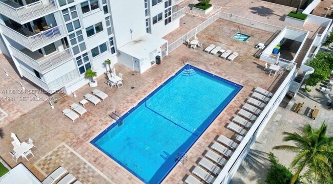 Building Photo - 1370 S Ocean Blvd