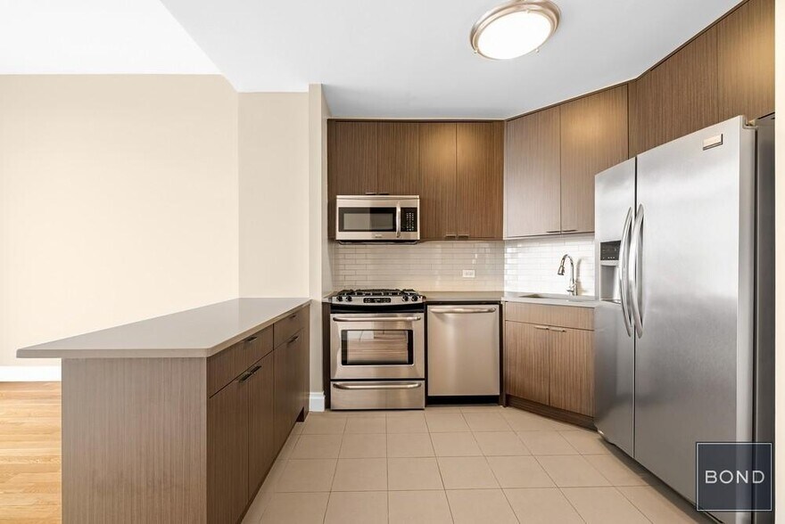 Primary Photo - 776 Sixth Avenue