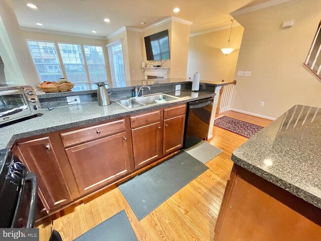 Building Photo - 155 Short Branch Rd