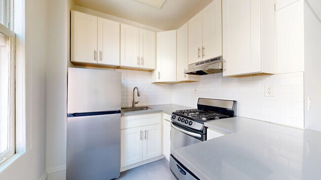 Building Photo - 422 Ellis St