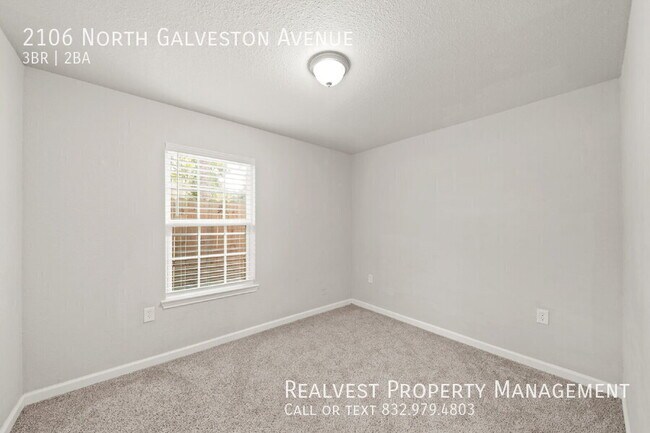 Building Photo - 2106 N Galveston Ave