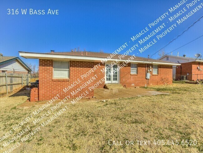 Building Photo - 316 W Bass Ave