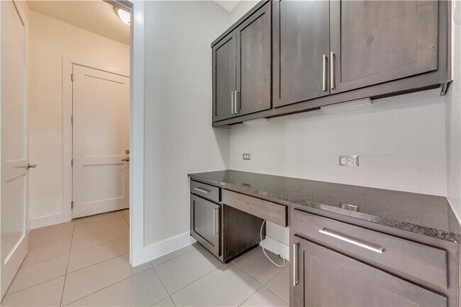 Building Photo - 309 Jeffrey David Ln W