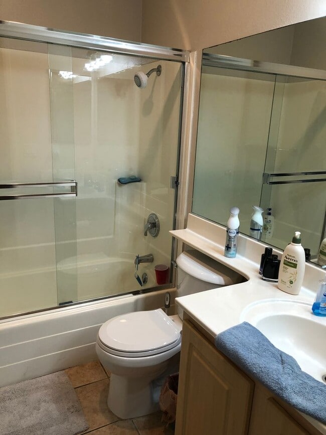 Building Photo - Near Parkway Plaza - 2 Bedrooms/2 Baths with Central Air Conditioning@ Sunterra