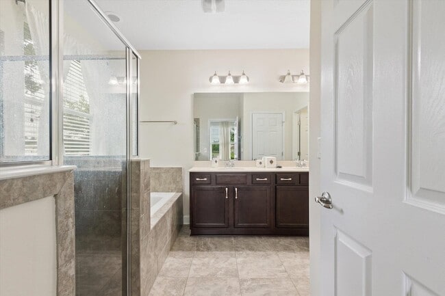 Building Photo - 256 Vivian James Dr