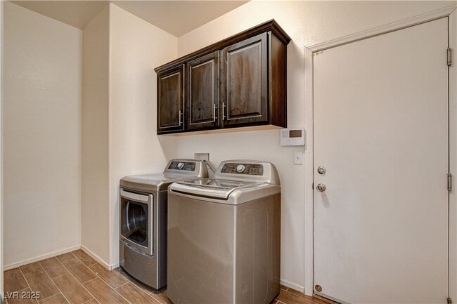 Building Photo - 2104 LeatherBridge Ct
