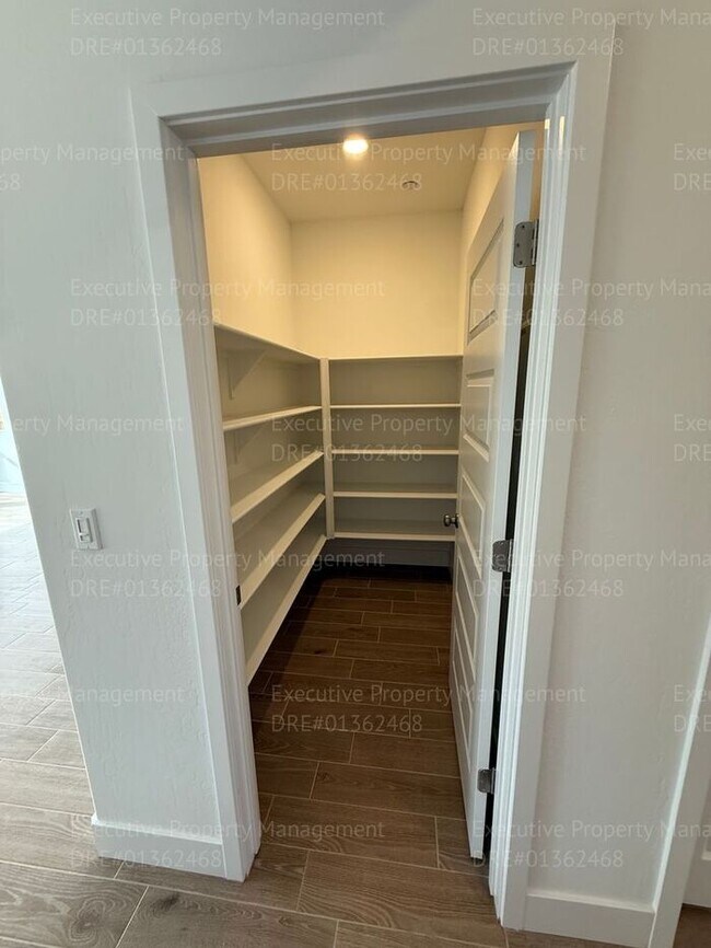 Building Photo - Newly constructed 3 bedroom/ 3 bathroom ho...