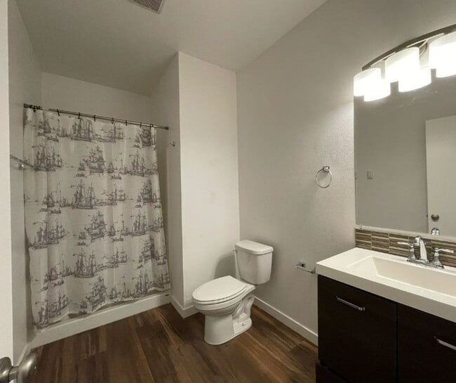 Building Photo - 4384 N Gantenbein Ave