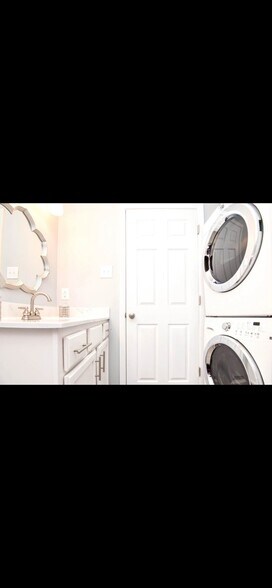 Building Photo - 3111 Braddock Dr