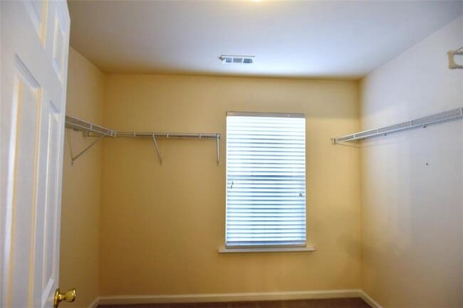 Building Photo - 493 Windstone Trl