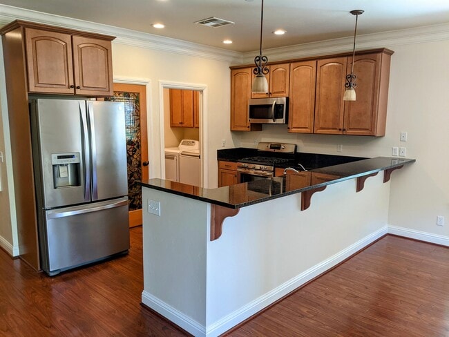 Building Photo - 405 E Main St