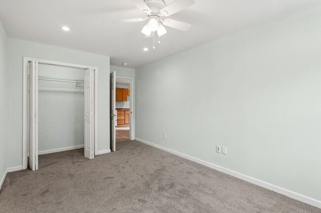 Building Photo - Updated Large Home with Private In-Law Suite Near Gloucester Main Street