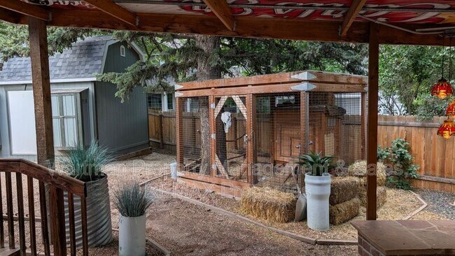 Building Photo - 202 Cheyenne Blvd