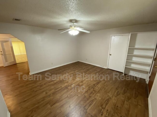 Building Photo - 4416 Creighton Rd