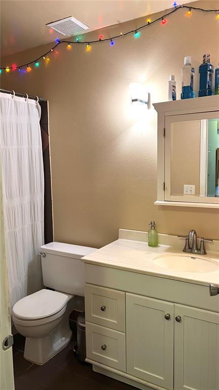 Building Photo - 257 SW Lincoln Cir N