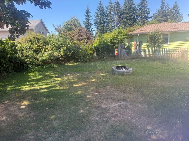 Building Photo - Sedro Woolley Two Bedroom With Large Shop
