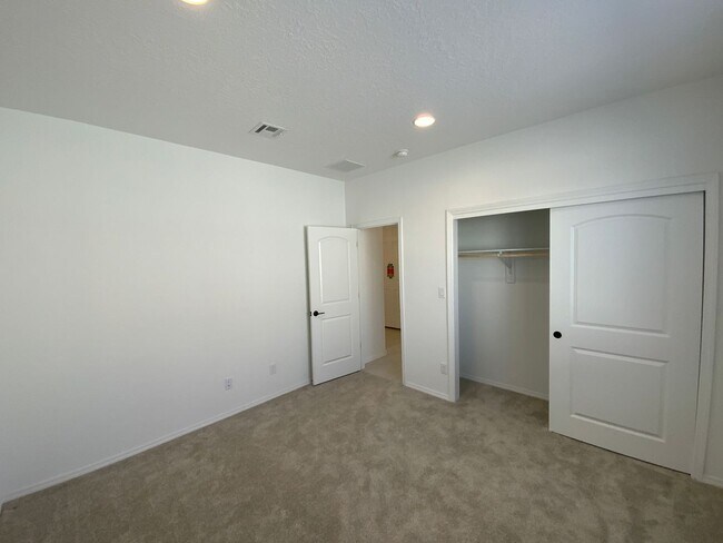 Building Photo - 3 Bedroom Single Story New Build in Mesa Del Sol Near Netflix Studios!