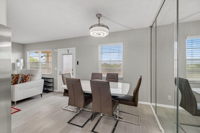 Building Photo - 4003 Wolverton E