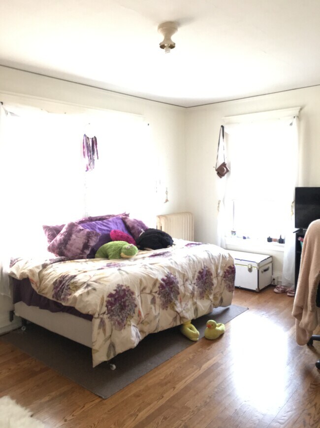 Building Photo - 116 Mitchell St