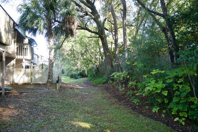 Building Photo - 117 Crown Point Cir